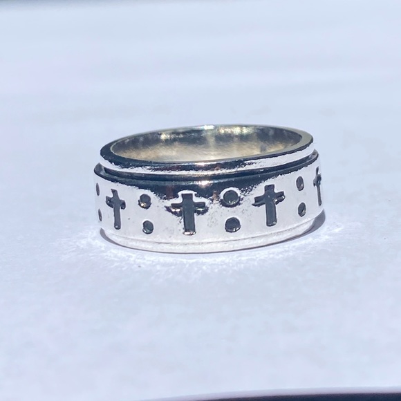 925 Sterling silver solid/heavy cross fidget ring✝️ - Picture 4 of 13